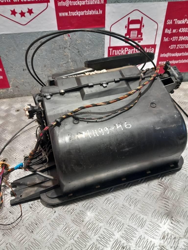 MAN TGM  81619006395 驾驶室与内部