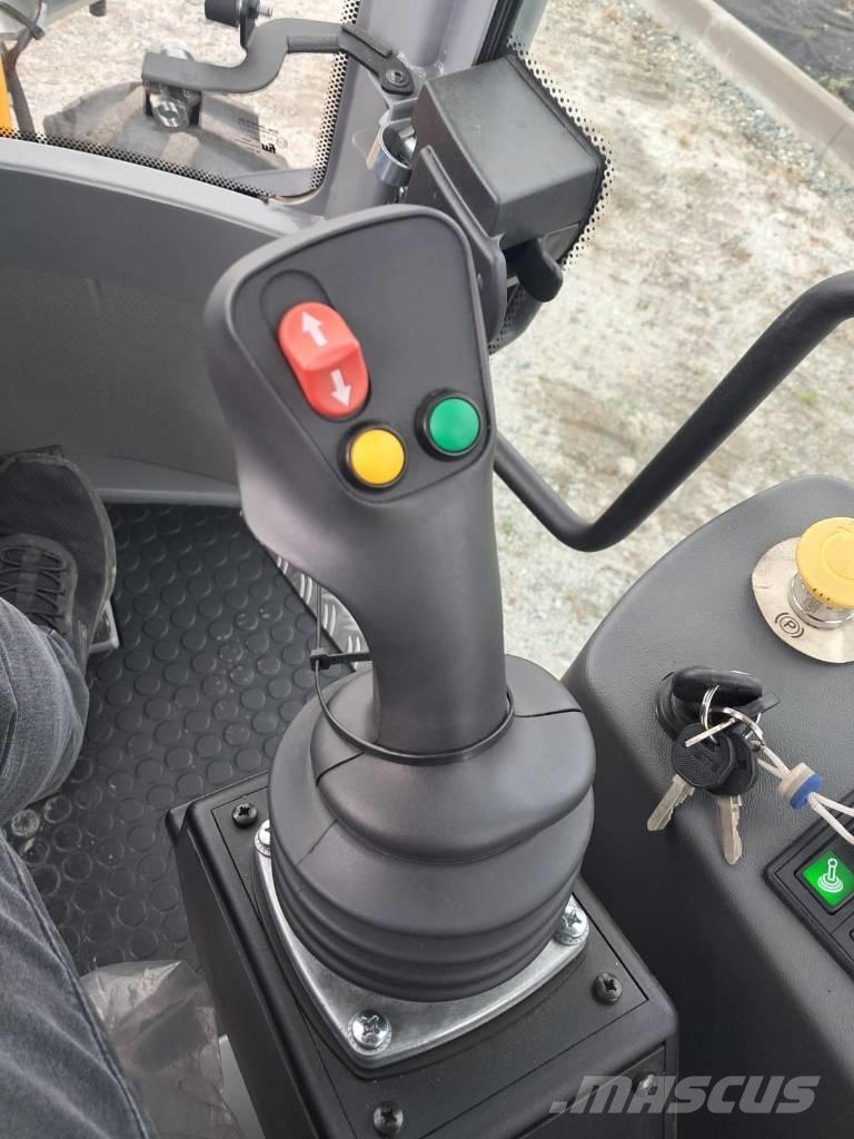 Paus SL 9075 伸缩轮式装载机