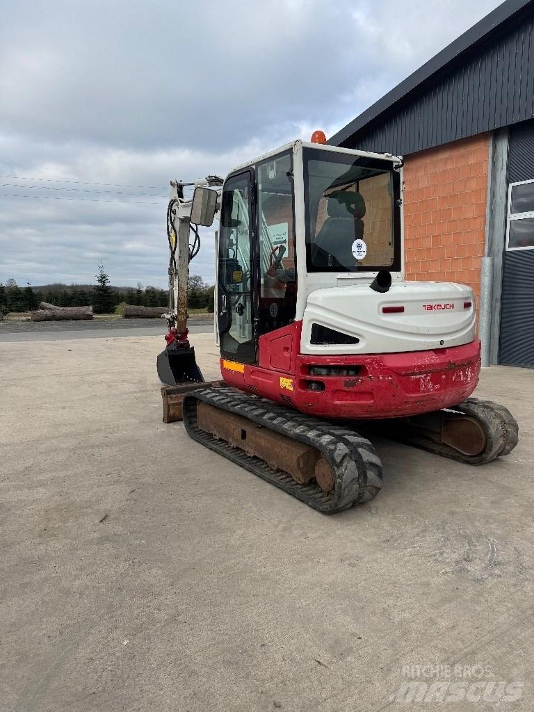 Takeuchi TB 260 小型挖掘机