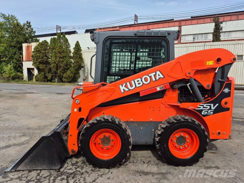 Kubota SSV 65 滑移装载机