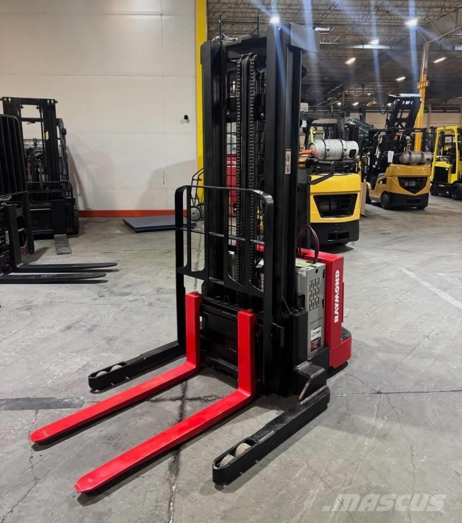 Raymond RSS40 行走式堆垛机