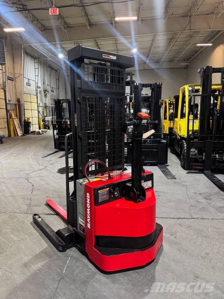 Raymond RSS40 行走式堆垛机