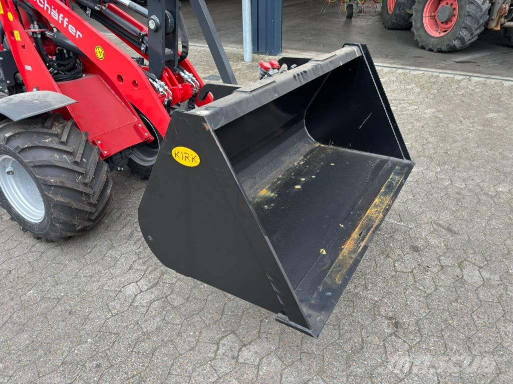 Schäffer 2630 小型装载机