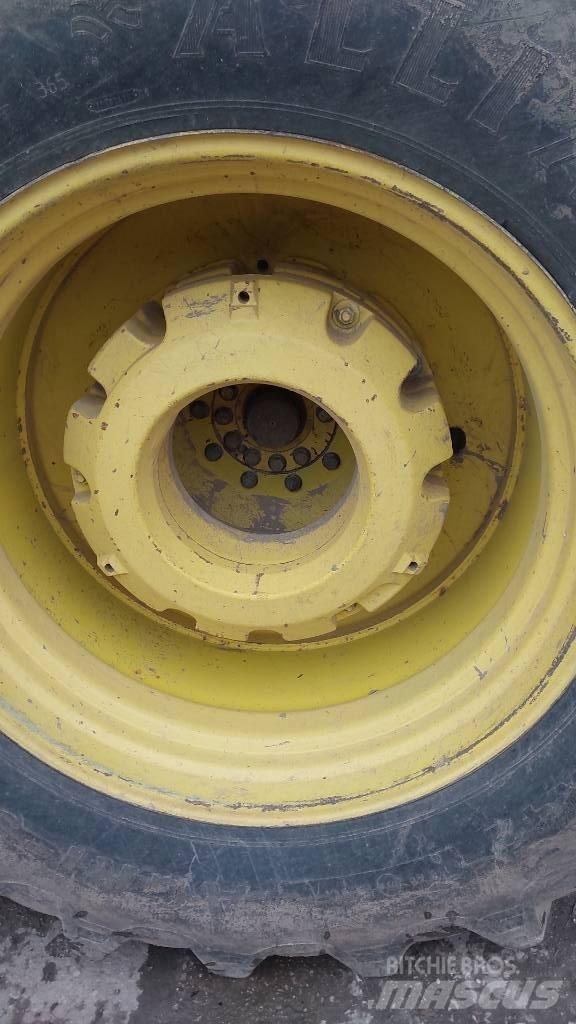 John Deere 9320 拖拉机/农用车