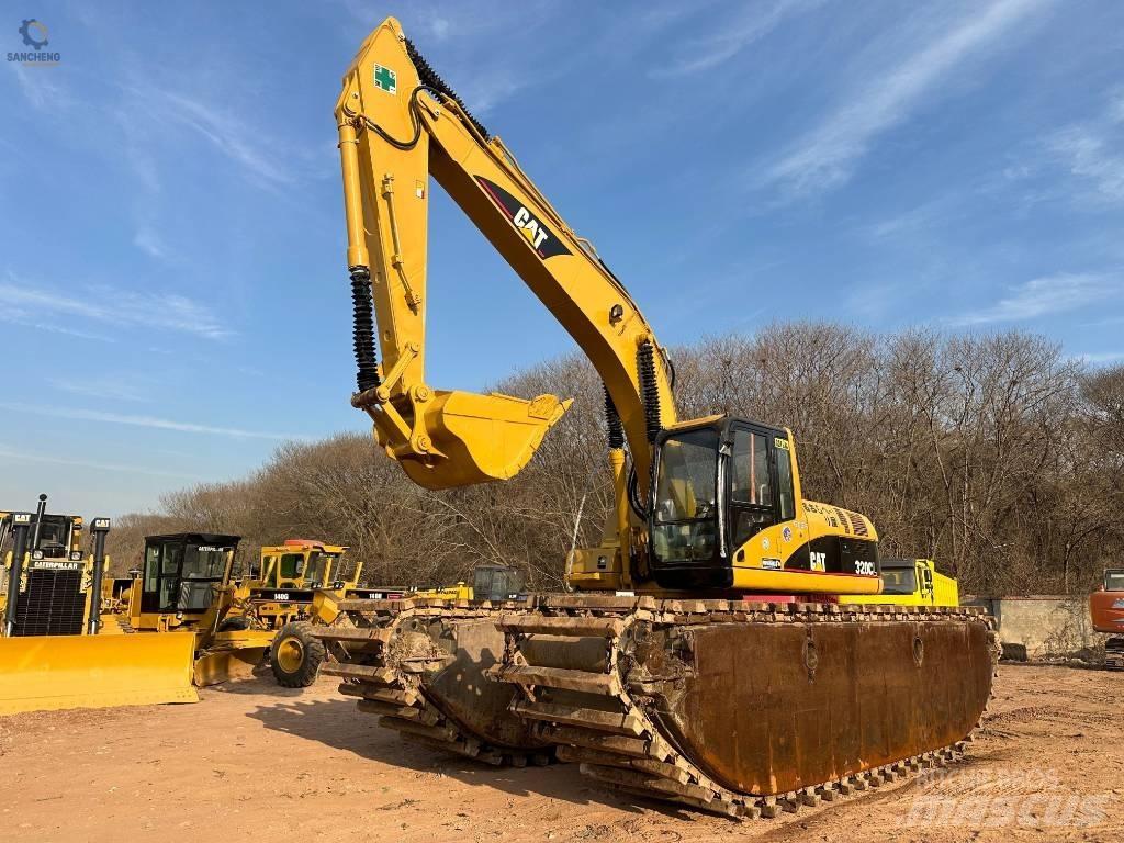 CAT 320 C L 水陆两栖挖掘机