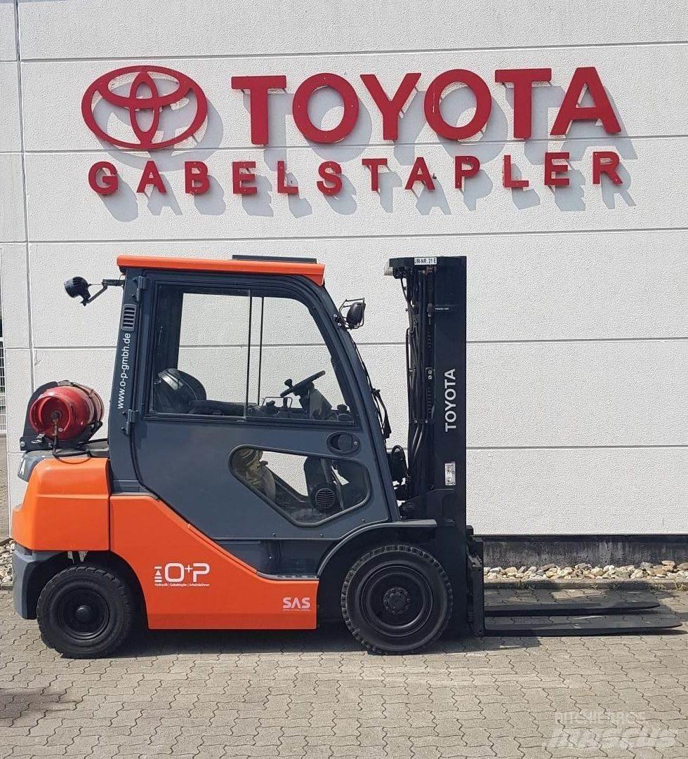 Toyota 02-8FGF25 天然气叉车