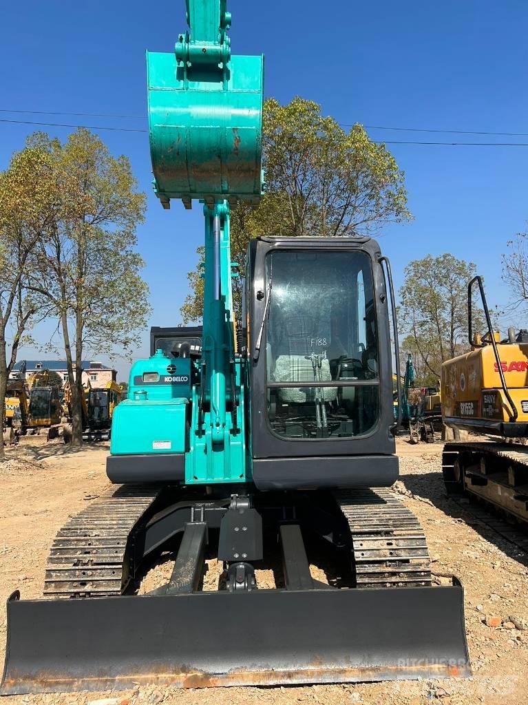 Kobelco SK 75 小型挖掘机