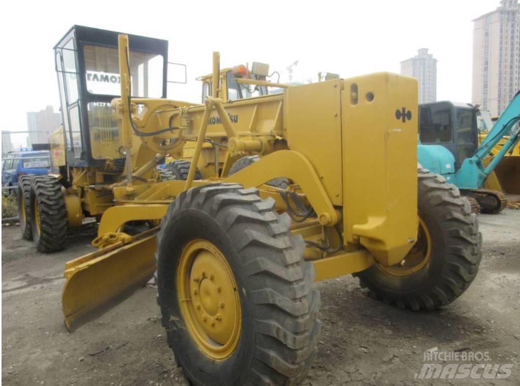 Komatsu GD 623 平地机/推土机