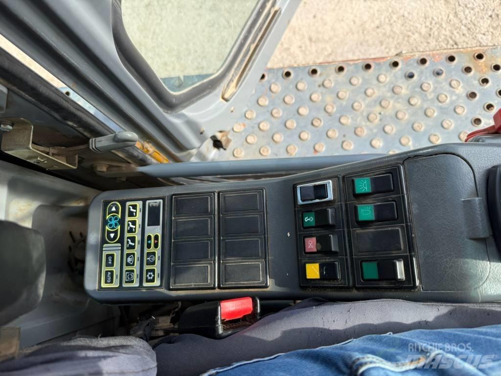 Volvo EC 360 B LC 履带挖掘机