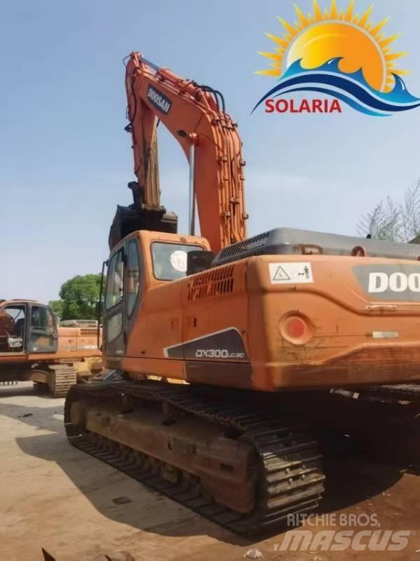 Doosan dx300lc-9c 履带挖掘机