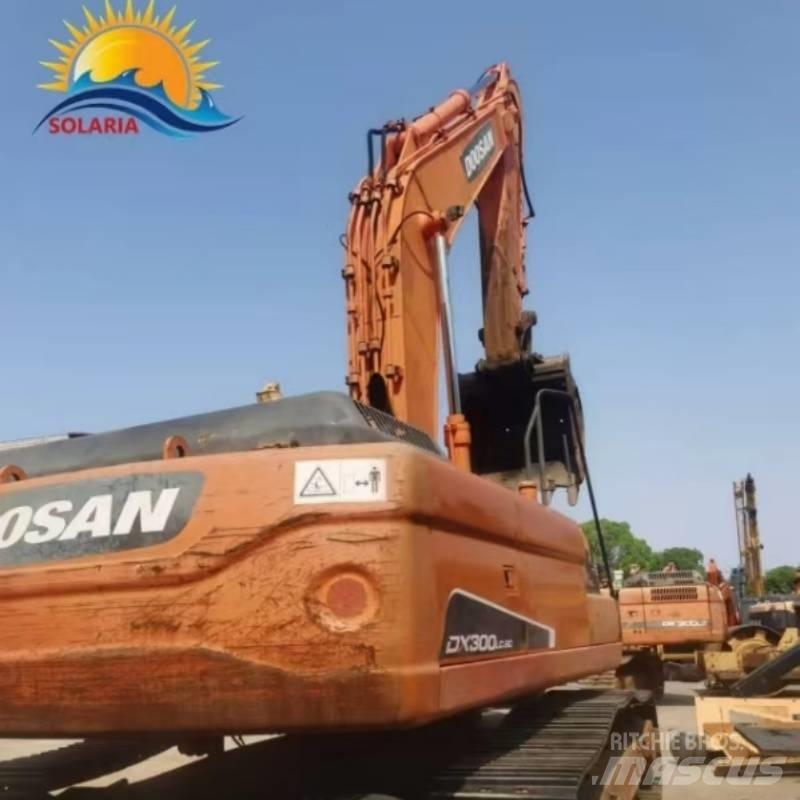 Doosan dx300lc-9c 履带挖掘机
