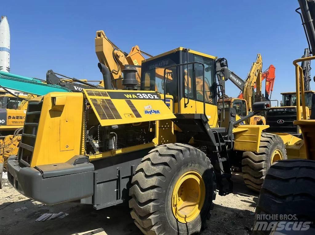 Komatsu WA380-6 轮式装载机