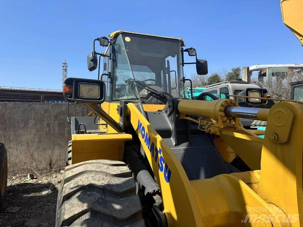 Komatsu WA380-6 轮式装载机