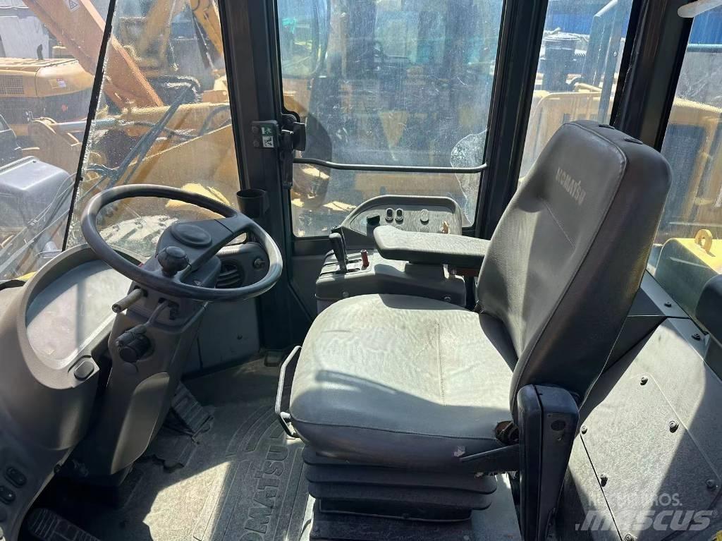 Komatsu WA380-6 轮式装载机