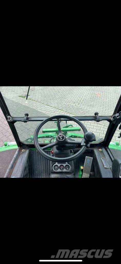 John Deere 1905 骑乘式割草机