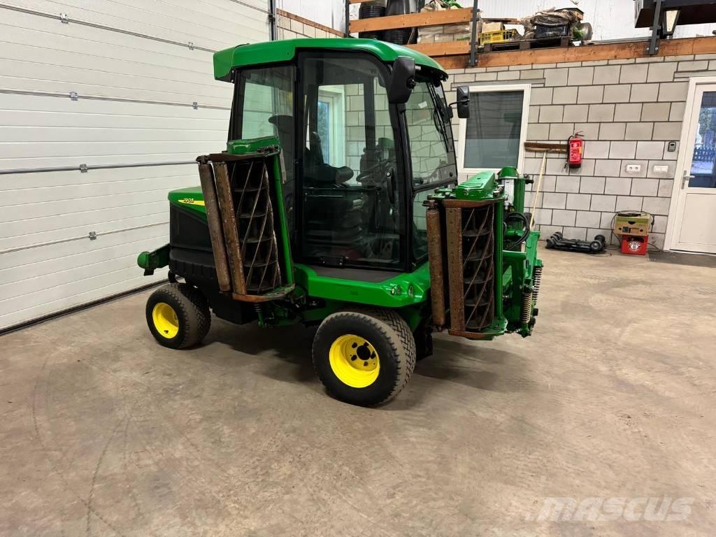 John Deere 1905 骑乘式割草机