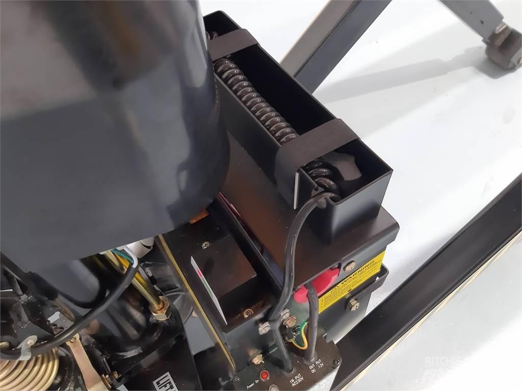  EHLT1500B 手摇升降机
