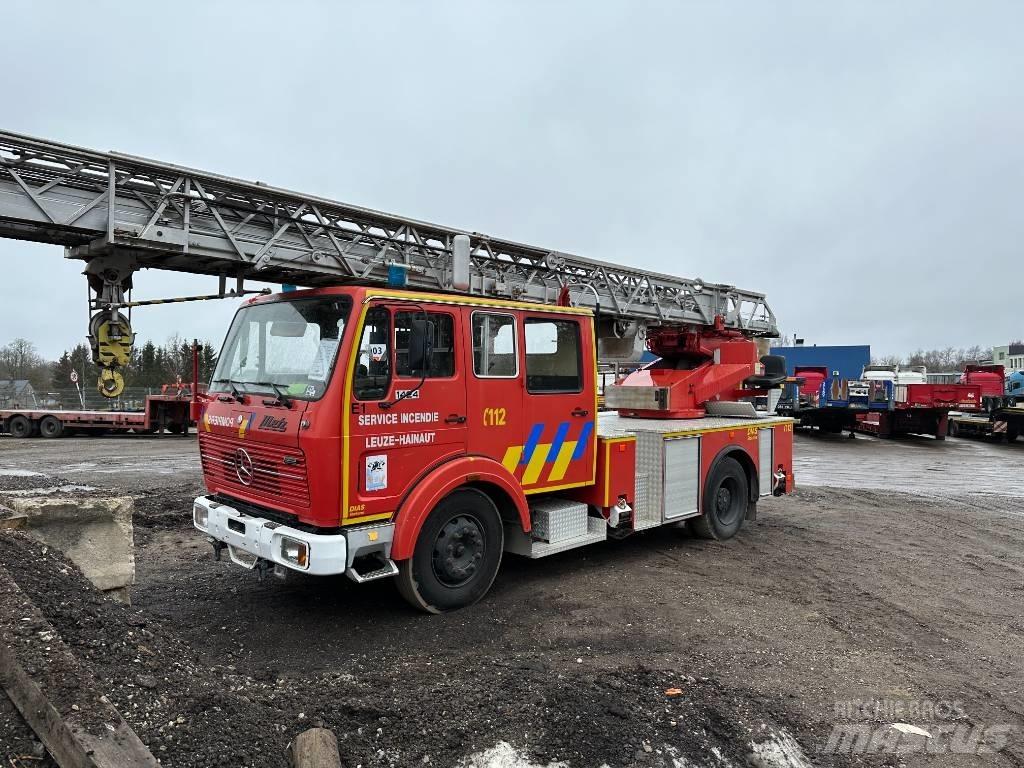 Mercedes-Benz 1424F 消防车