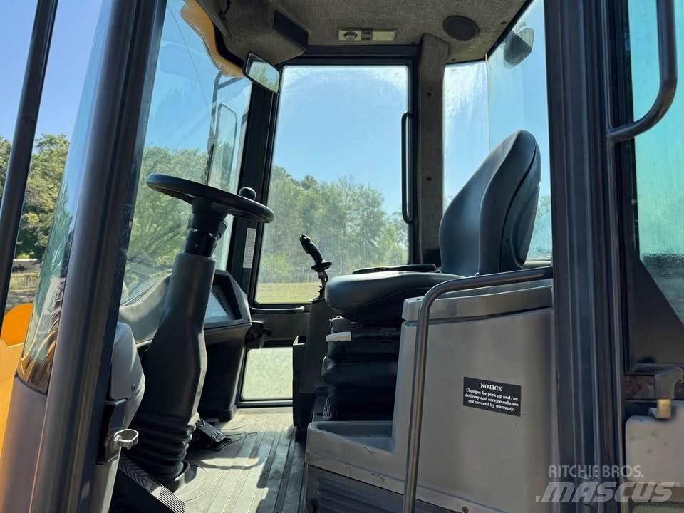John Deere 244 J 轮式装载机