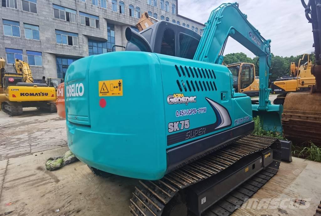 Kobelco SK 75 中型挖掘机