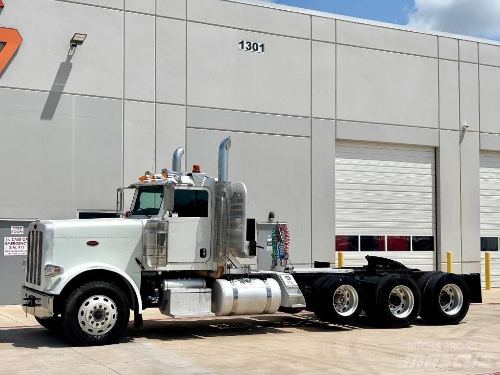 Peterbilt 388 牵引车