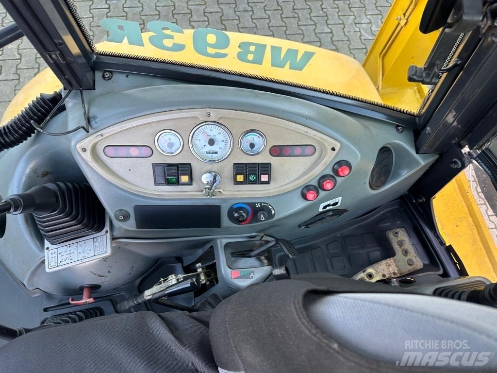 Komatsu WB93R 反铲装载机