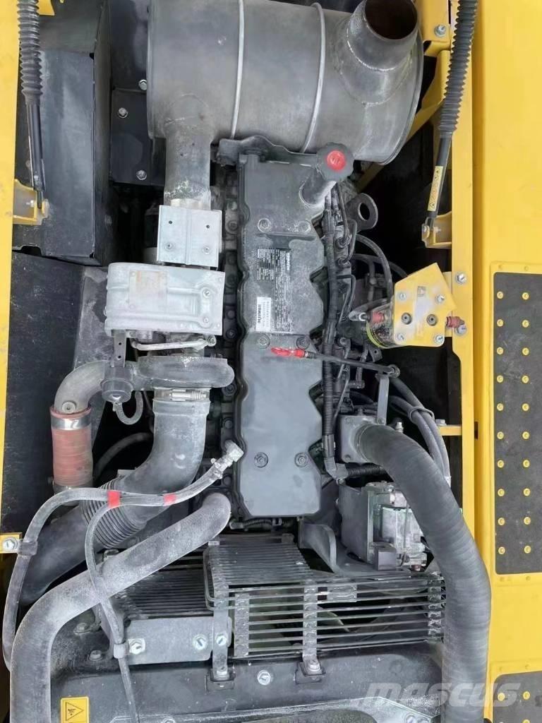 Komatsu PC220-8 履带挖掘机