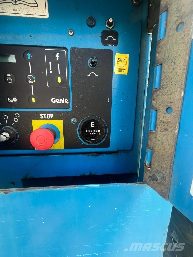 Genie GS 3384 RT 剪叉式升降机