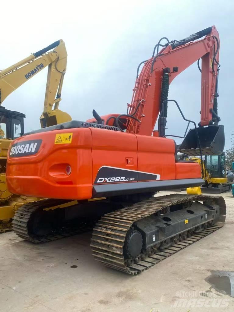 Doosan DX 225 LC 履带挖掘机