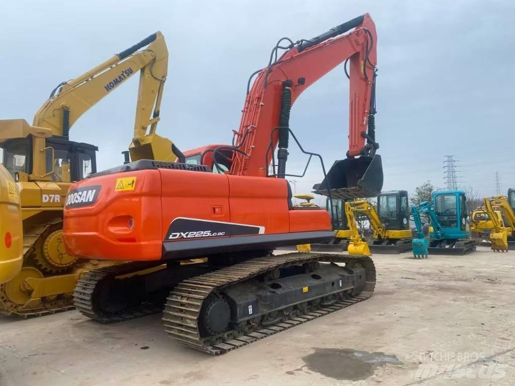 Doosan DX 225 LC 履带挖掘机