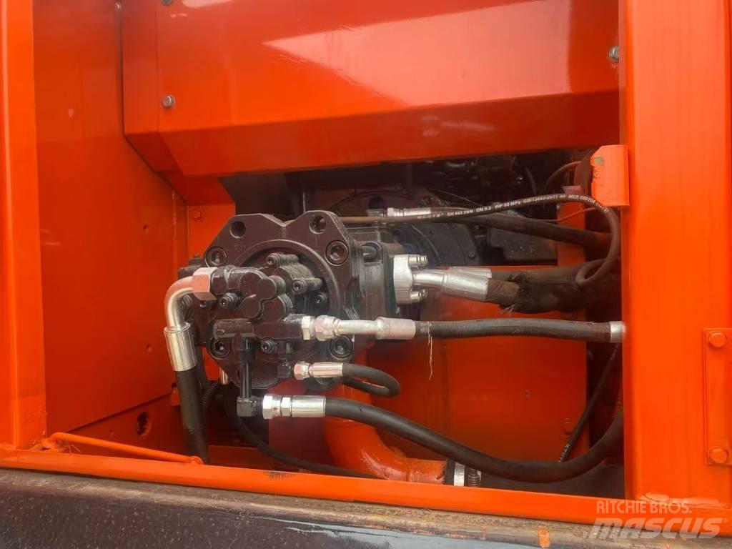 Doosan DX 225 LC 履带挖掘机