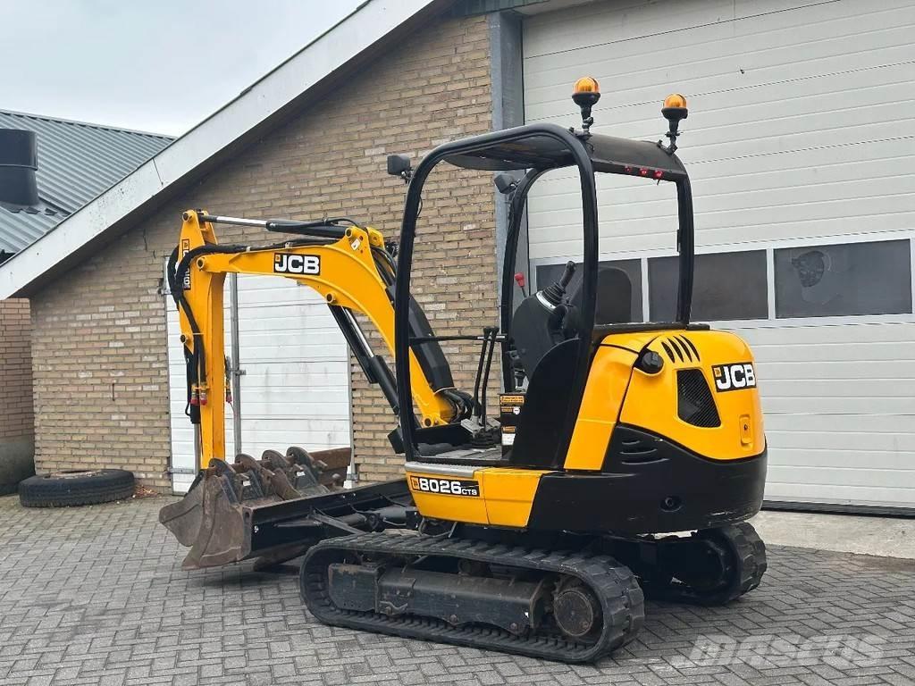 JCB 8026 CTS 小型挖掘机