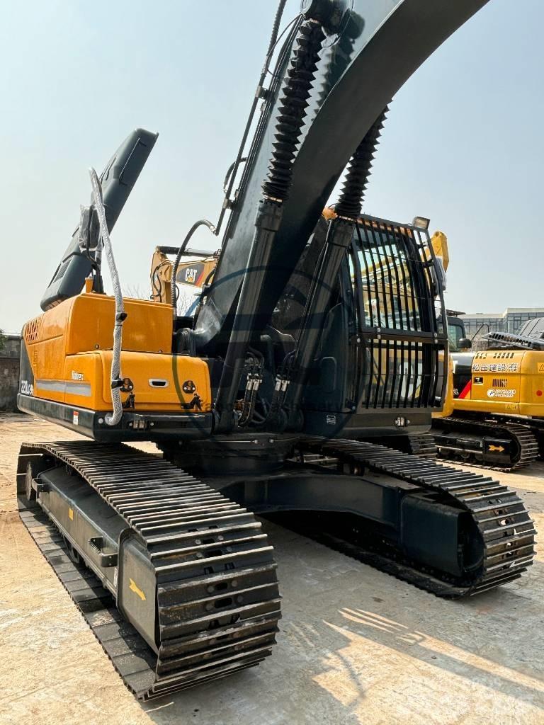 Hyundai 220LC 中型挖掘机