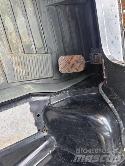 CAT 259D3 滑移装载机