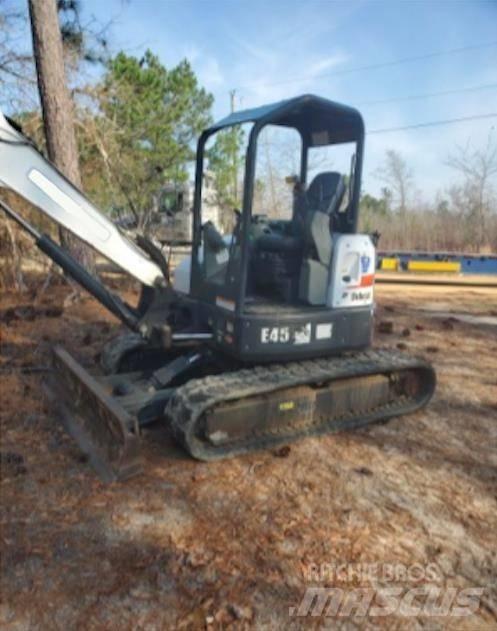 Bobcat E45 小型挖掘机