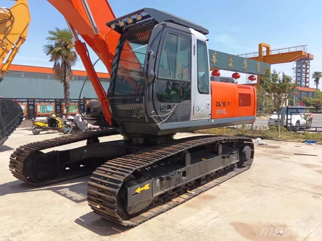 Hitachi ZX 240 履带挖掘机