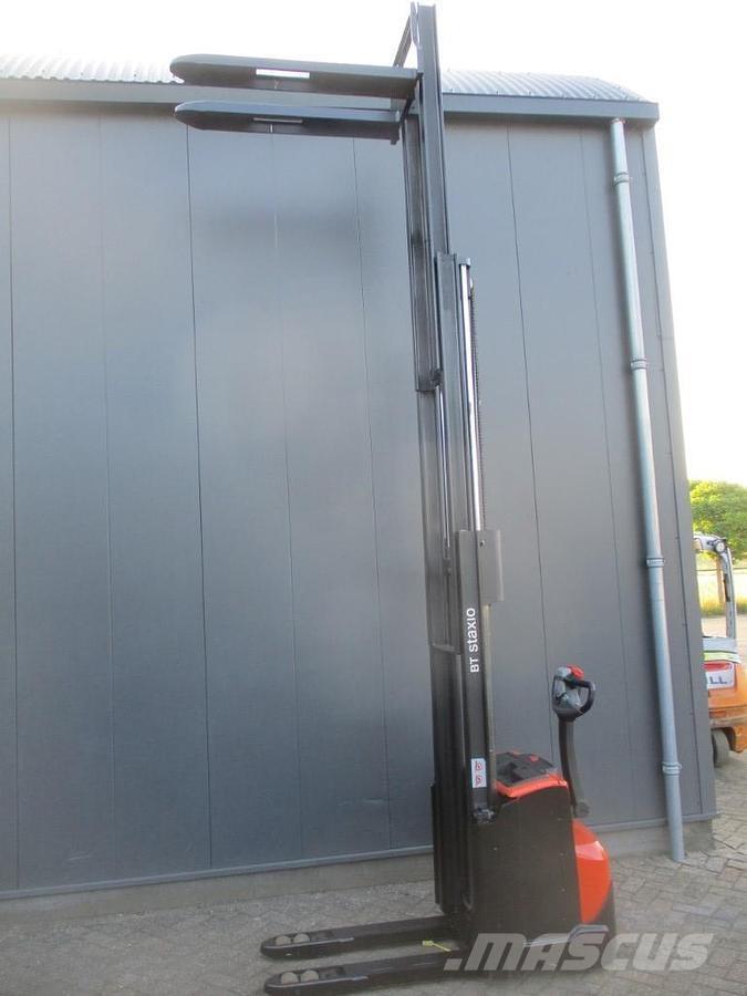 Toyota SWE 120L 手推堆垛车