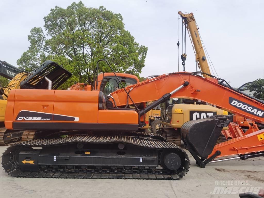 Doosan DX 225 LC 履带挖掘机