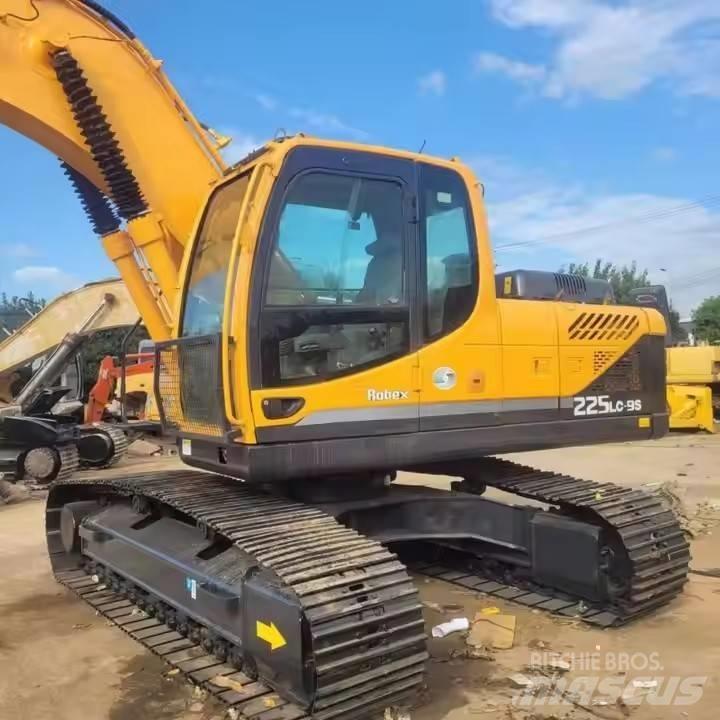 Hyundai 225 履带挖掘机