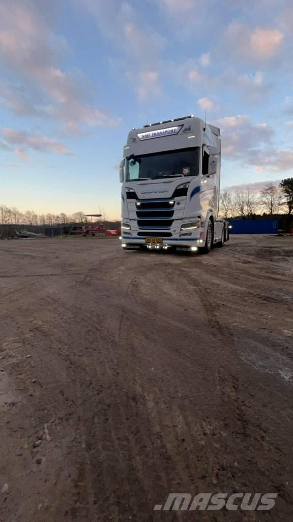 Scania R530 牵引车