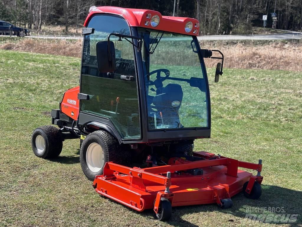 Kubota F 3890 骑乘式割草机