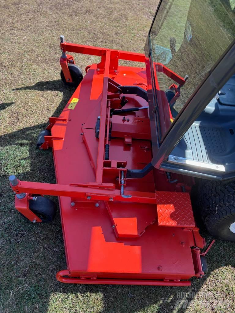Kubota F 3890 骑乘式割草机