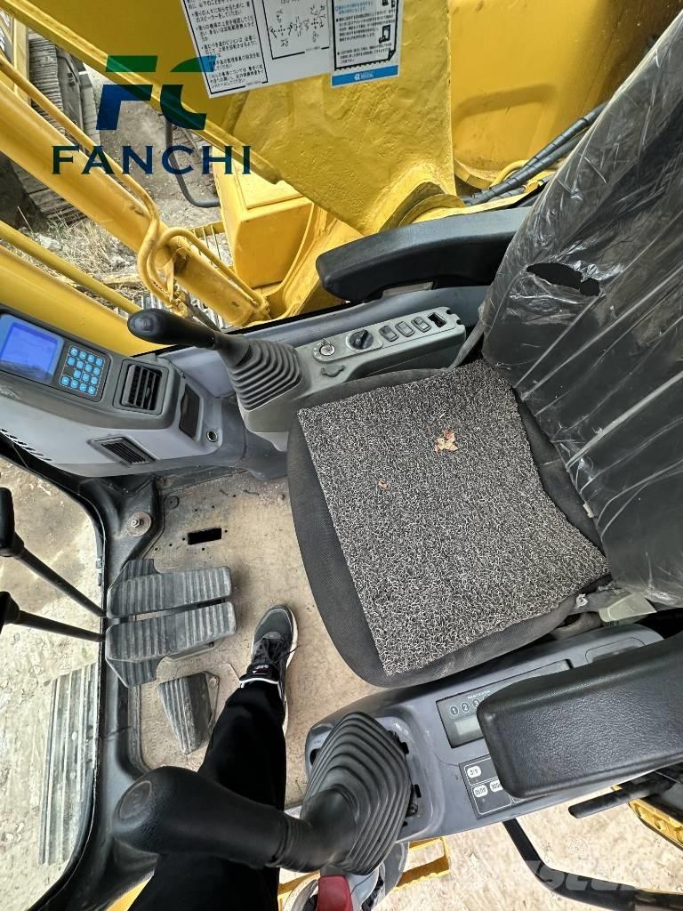 Komatsu PC 220 履带挖掘机