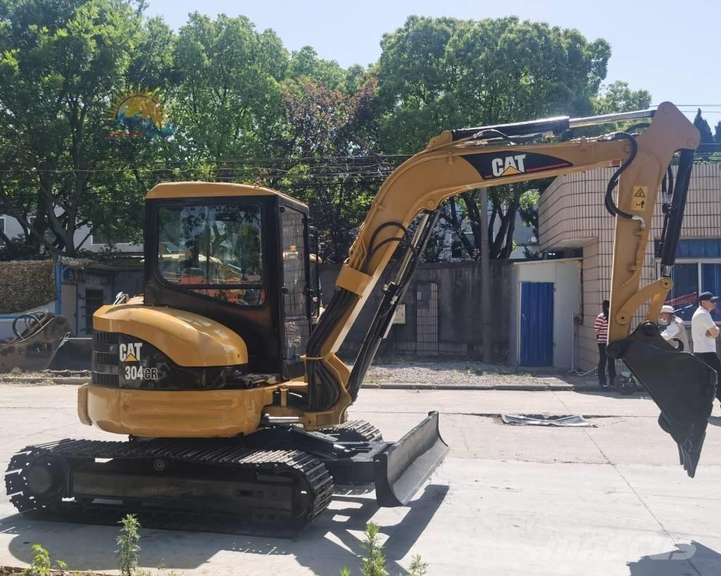 CAT 304 CR 小型挖掘机