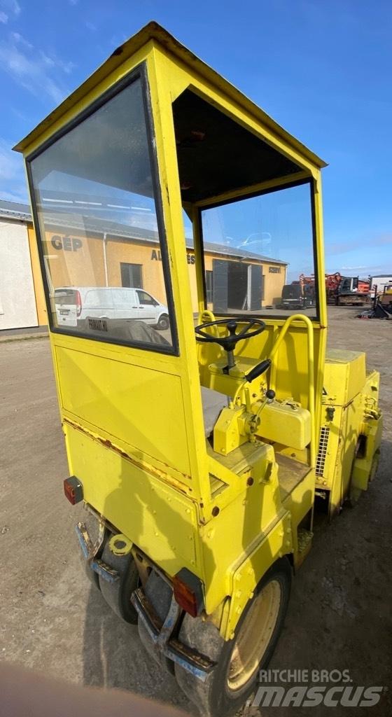 Bomag BW 100 AC 复合式压路机