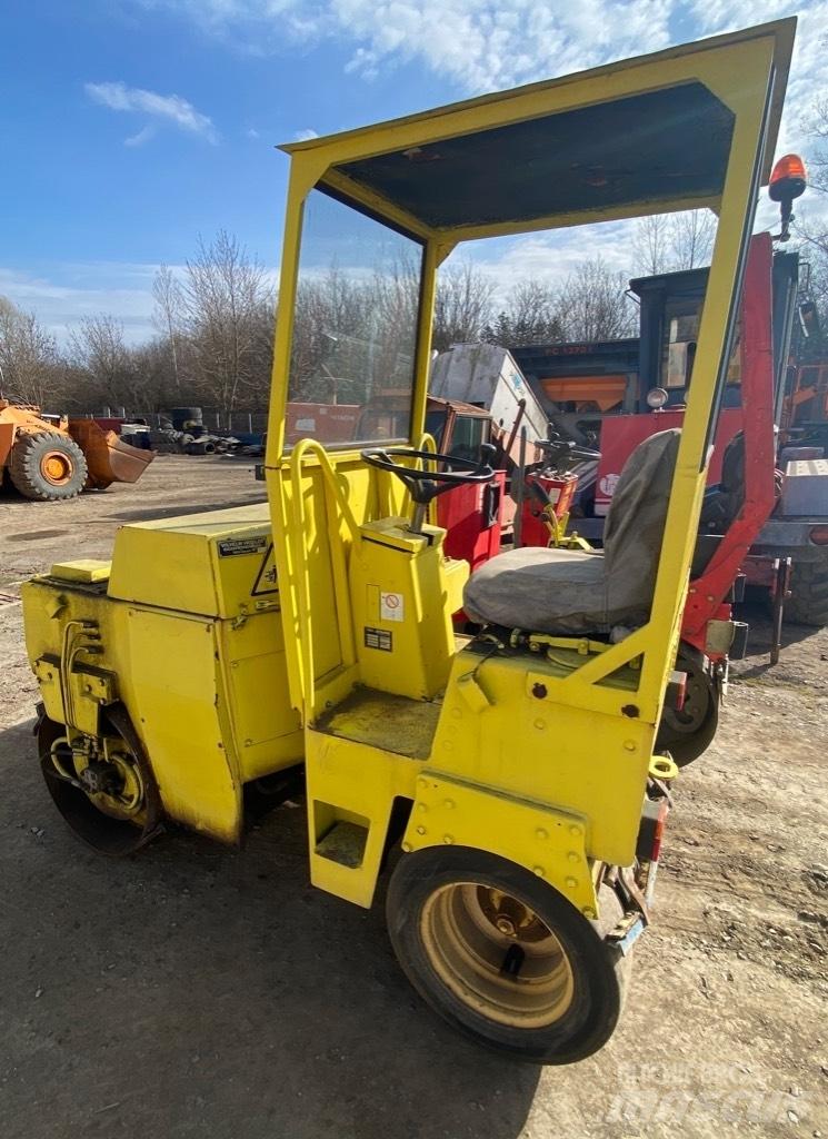 Bomag BW 100 AC 复合式压路机