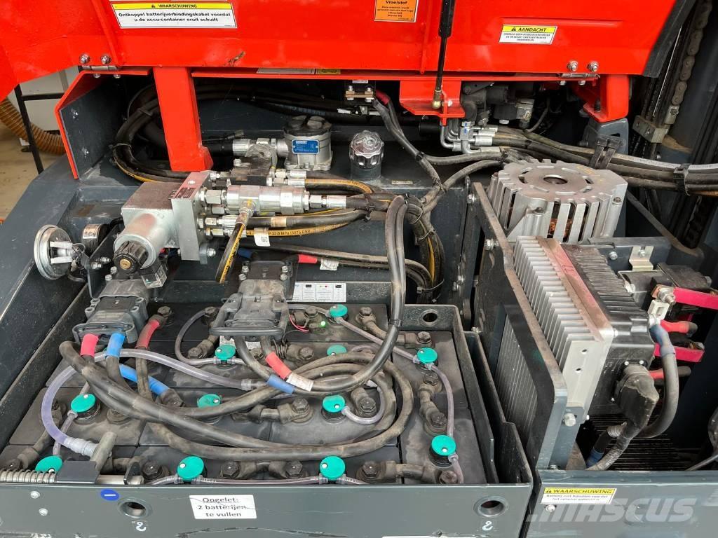 Combilift CBE3000 侧卸式铲车