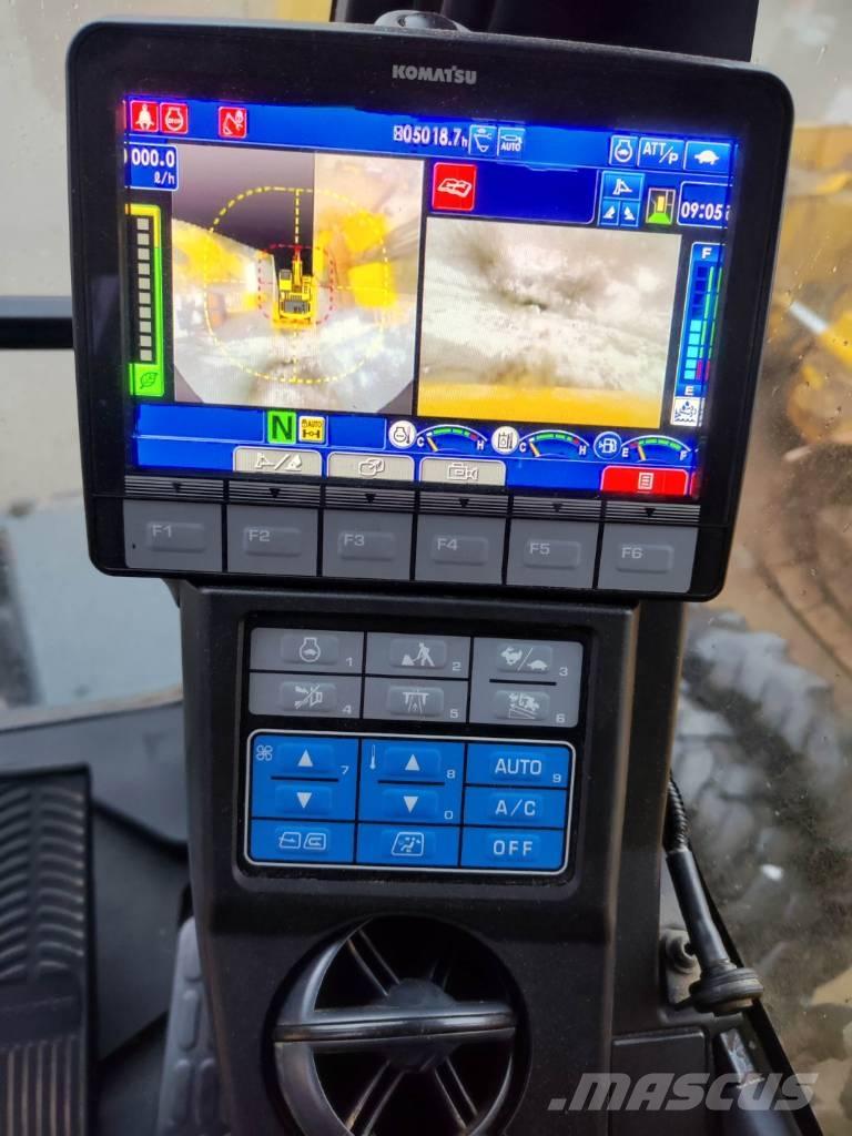 Komatsu PW180-11 轮式挖掘机