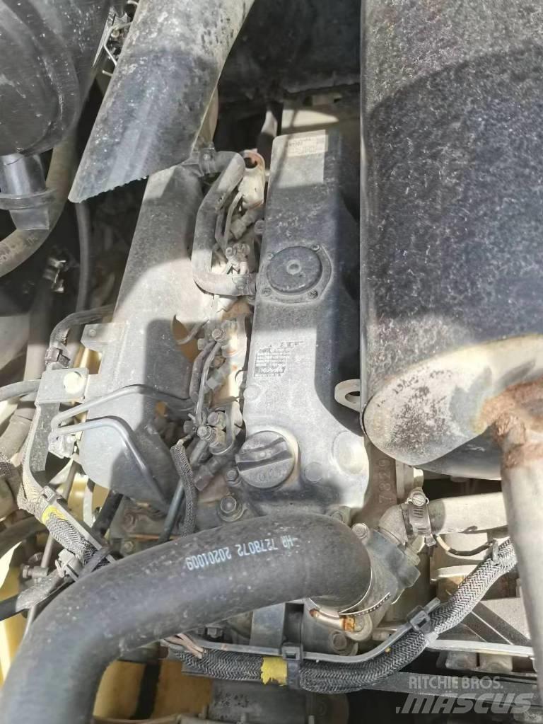Bobcat S 16 滑移装载机