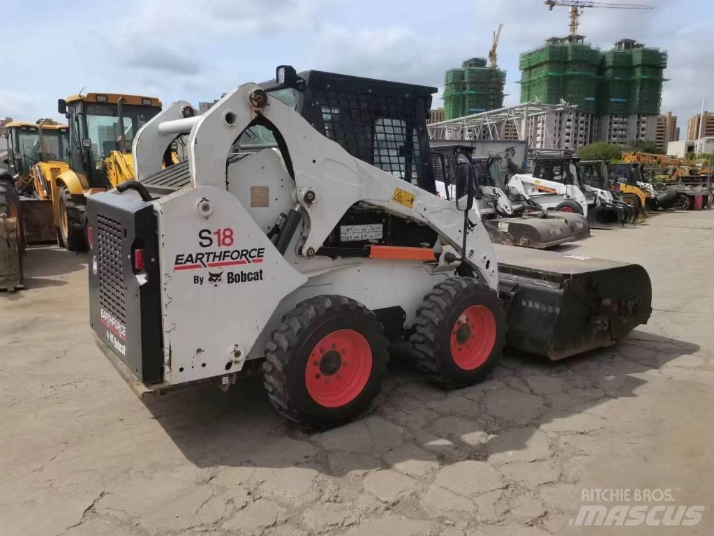 Bobcat S 16 滑移装载机